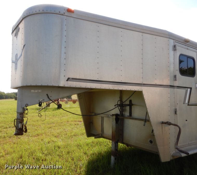 image for item HB9261 1996 Hart Alumina horse trailer