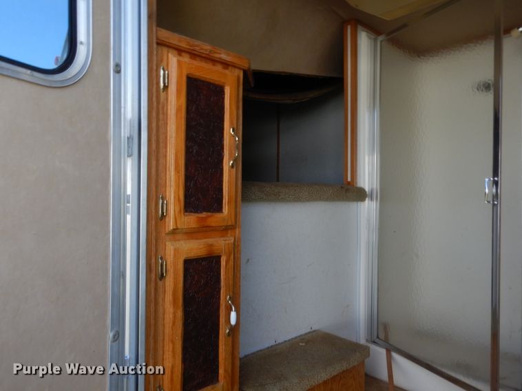 image for item HB9261 1996 Hart Alumina horse trailer