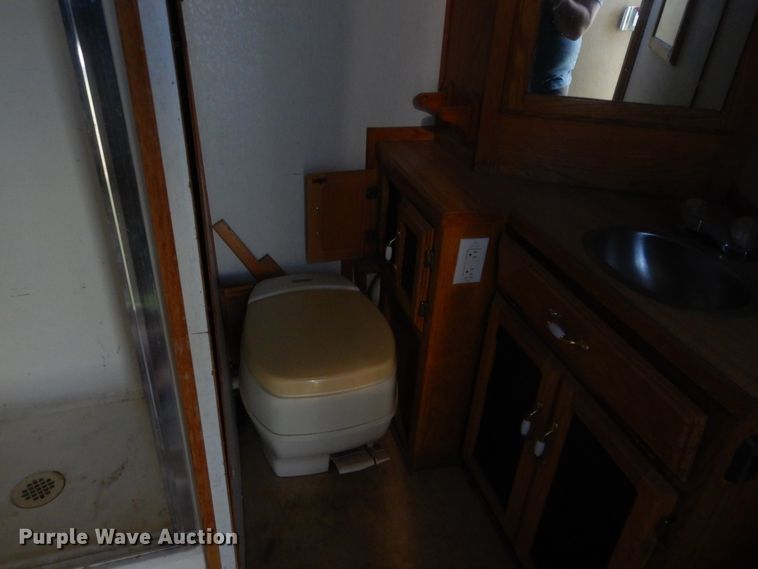 image for item HB9261 1996 Hart Alumina horse trailer