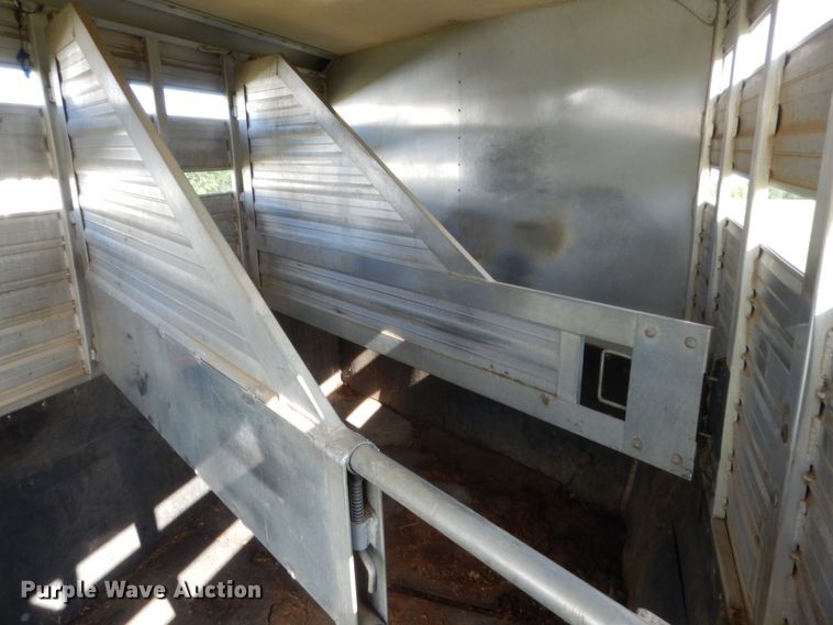 image for item HB9261 1996 Hart Alumina horse trailer