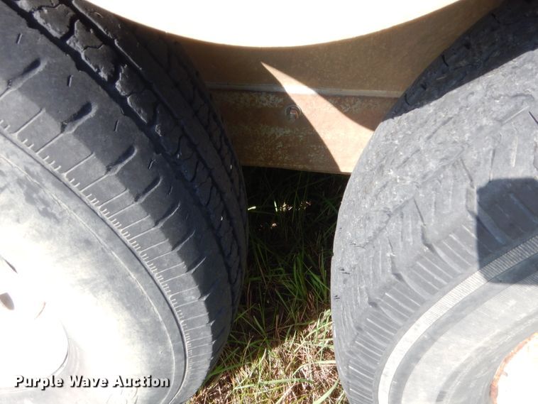 image for item HB9261 1996 Hart Alumina horse trailer