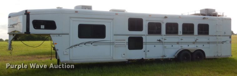 image for item HB9262 2004 Trails West Sierra horse trailer