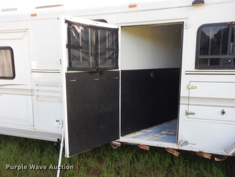 image for item HB9262 2004 Trails West Sierra horse trailer