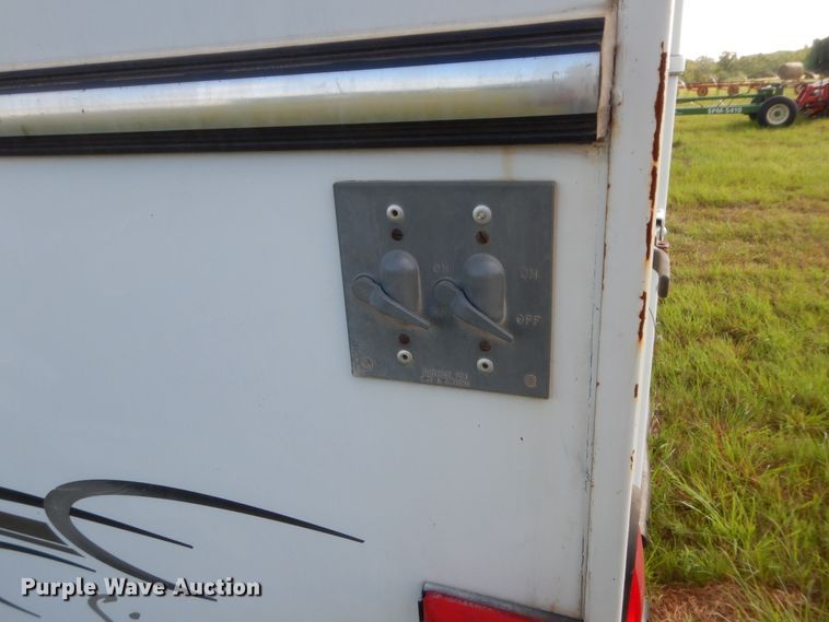 image for item HB9262 2004 Trails West Sierra horse trailer