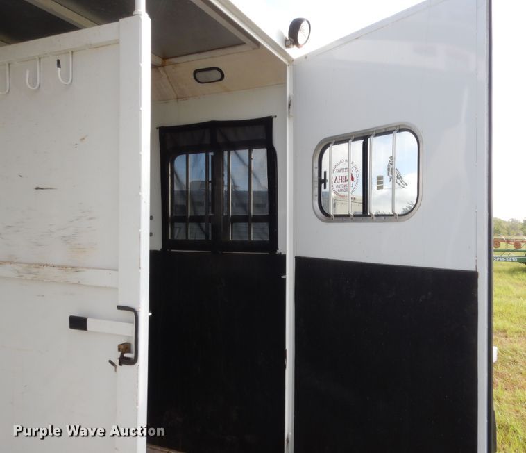 image for item HB9262 2004 Trails West Sierra horse trailer
