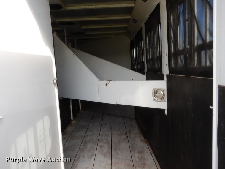 image for item HB9262 2004 Trails West Sierra horse trailer