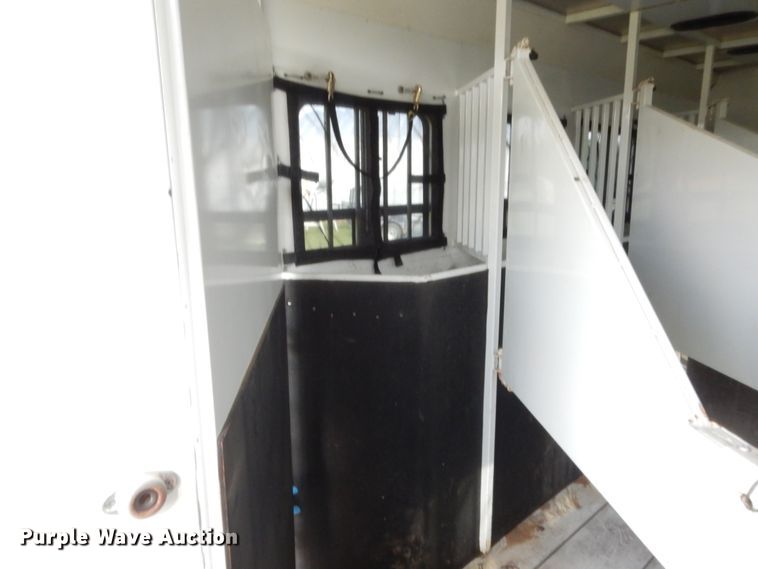 image for item HB9262 2004 Trails West Sierra horse trailer