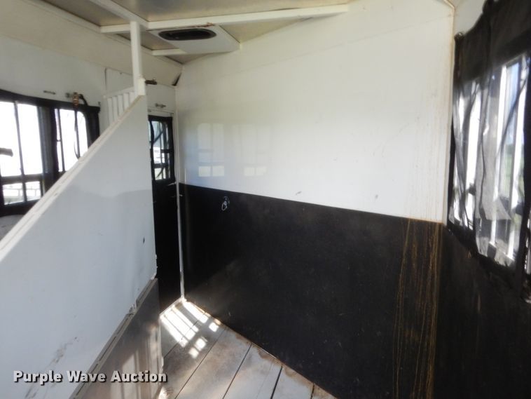 image for item HB9262 2004 Trails West Sierra horse trailer