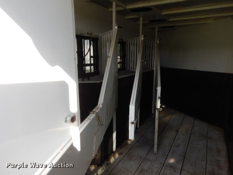 image for item HB9262 2004 Trails West Sierra horse trailer