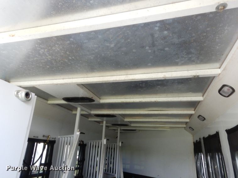 image for item HB9262 2004 Trails West Sierra horse trailer