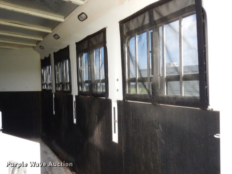 image for item HB9262 2004 Trails West Sierra horse trailer