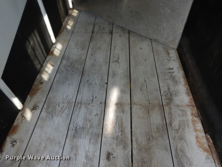 image for item HB9262 2004 Trails West Sierra horse trailer