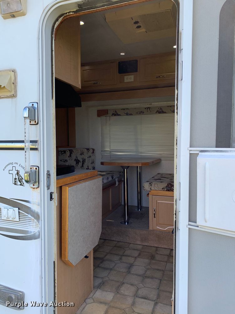 image for item HB9262 2004 Trails West Sierra horse trailer