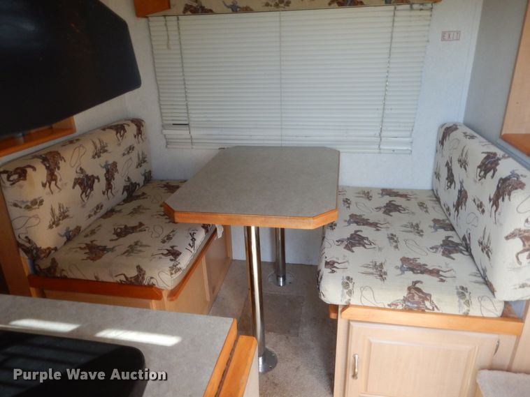 image for item HB9262 2004 Trails West Sierra horse trailer