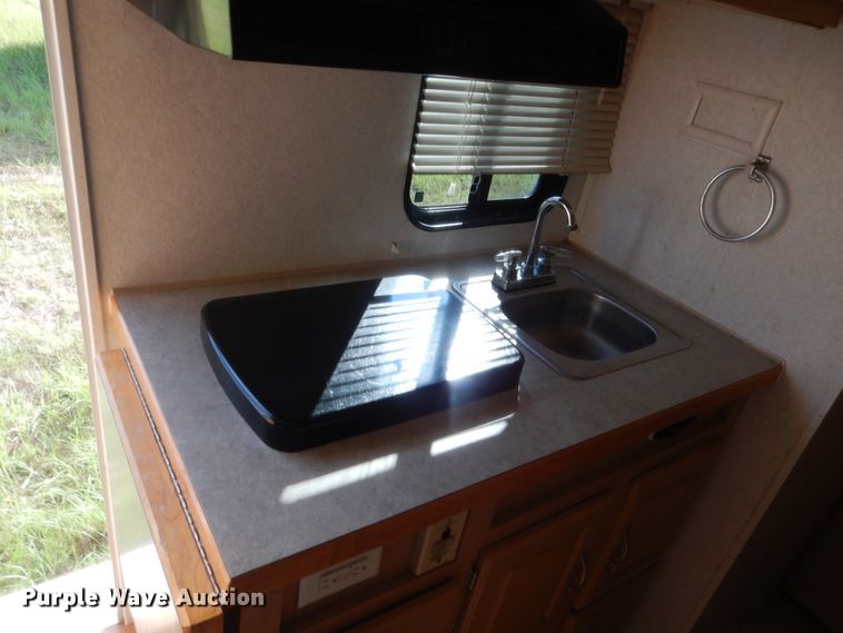 image for item HB9262 2004 Trails West Sierra horse trailer