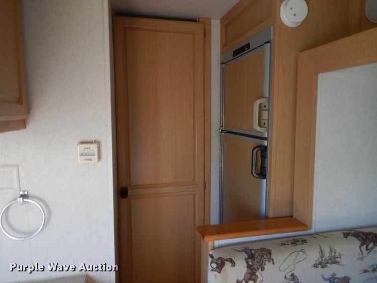 image for item HB9262 2004 Trails West Sierra horse trailer