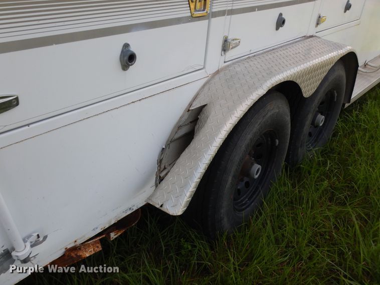 image for item HB9262 2004 Trails West Sierra horse trailer