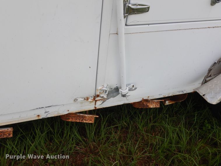 image for item HB9262 2004 Trails West Sierra horse trailer