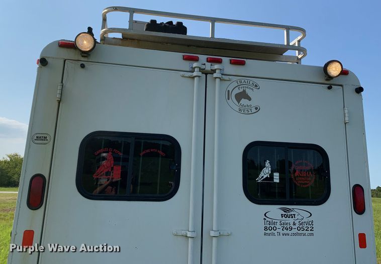 image for item HB9262 2004 Trails West Sierra horse trailer