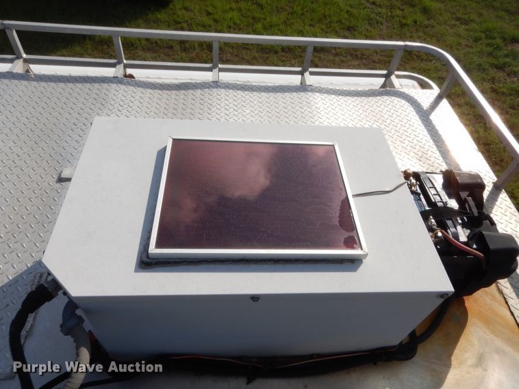 image for item HB9262 2004 Trails West Sierra horse trailer