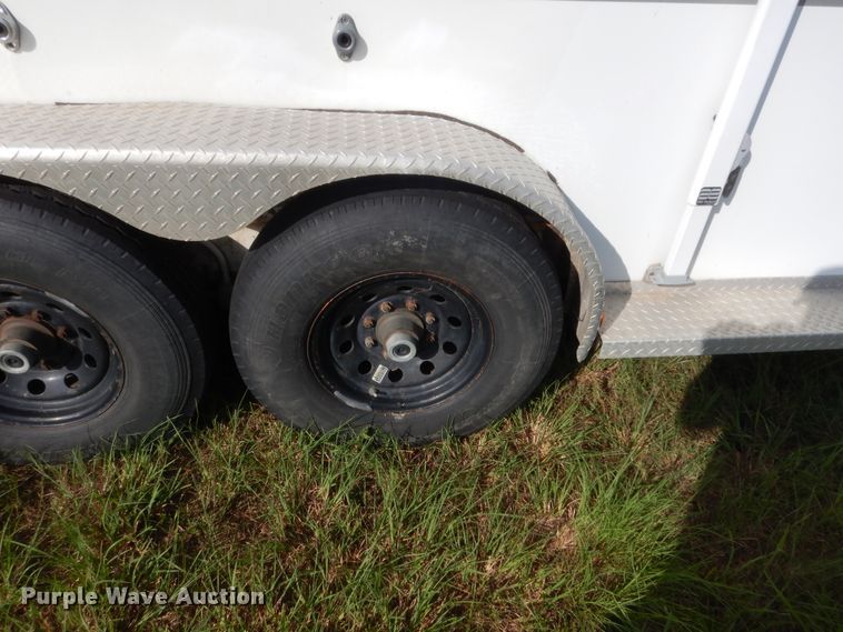 image for item HB9262 2004 Trails West Sierra horse trailer