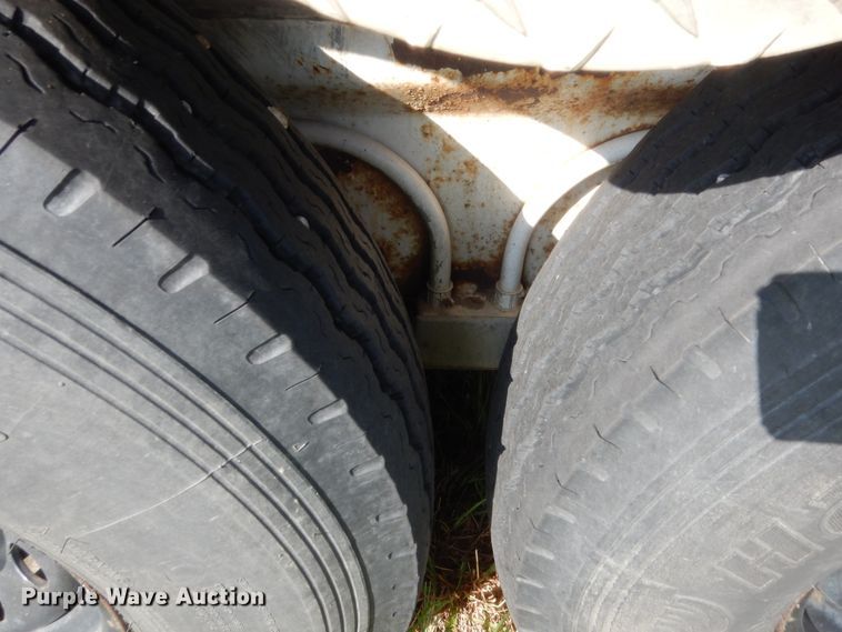 image for item HB9262 2004 Trails West Sierra horse trailer