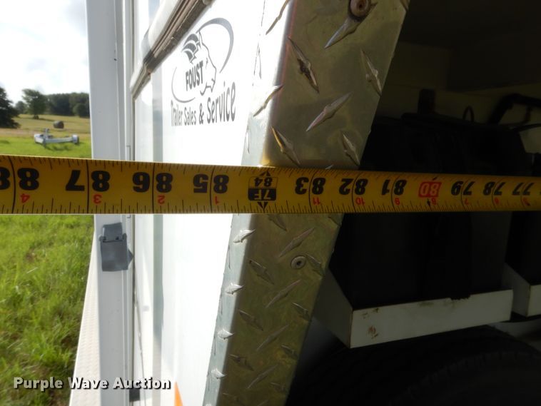 image for item HB9262 2004 Trails West Sierra horse trailer