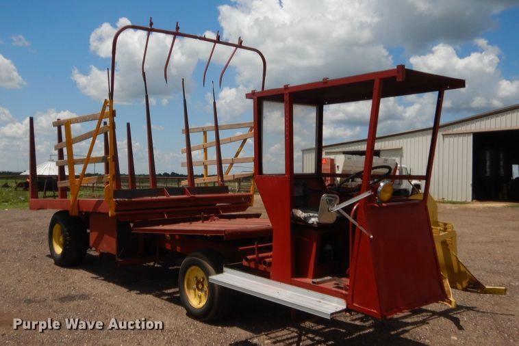 image for item HB9265 1975 New Holland Stack Cruiser 1046 hay bale wagon