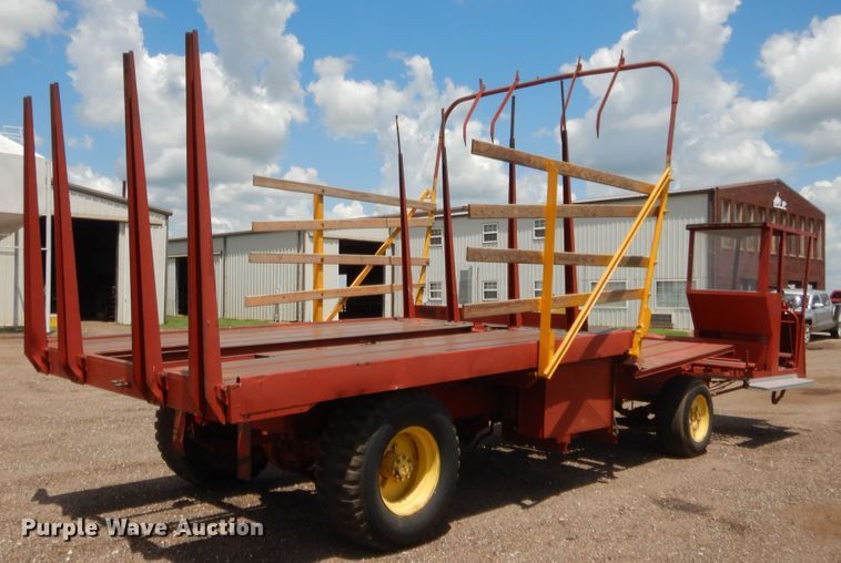 image for item HB9265 1975 New Holland Stack Cruiser 1046 hay bale wagon