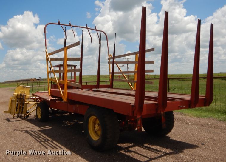 image for item HB9265 1975 New Holland Stack Cruiser 1046 hay bale wagon