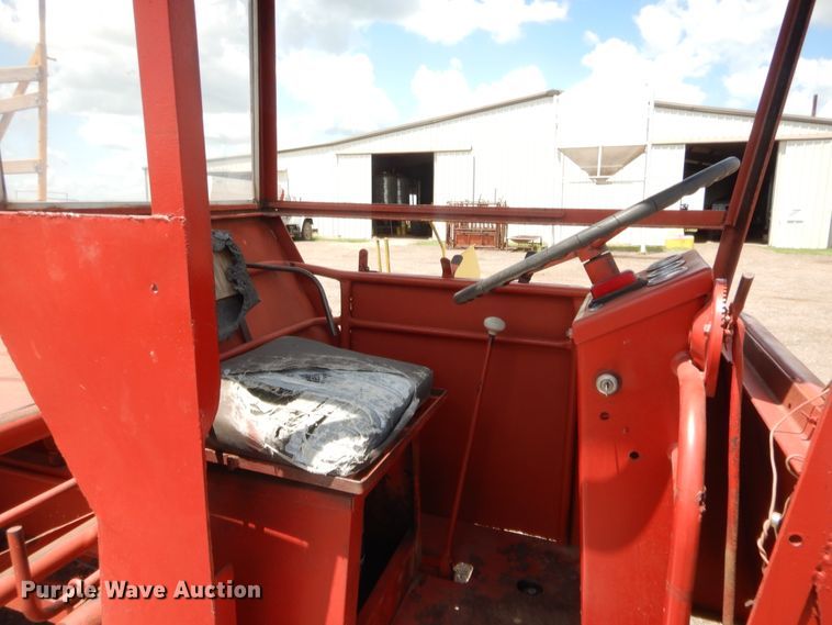 image for item HB9265 1975 New Holland Stack Cruiser 1046 hay bale wagon