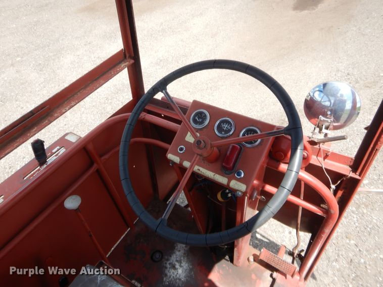 image for item HB9265 1975 New Holland Stack Cruiser 1046 hay bale wagon