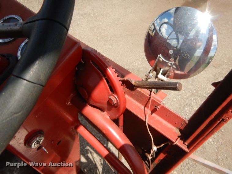 image for item HB9265 1975 New Holland Stack Cruiser 1046 hay bale wagon