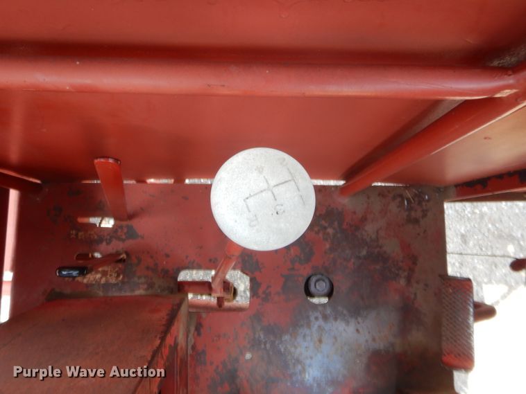 image for item HB9265 1975 New Holland Stack Cruiser 1046 hay bale wagon