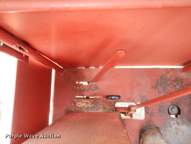 image for item HB9265 1975 New Holland Stack Cruiser 1046 hay bale wagon