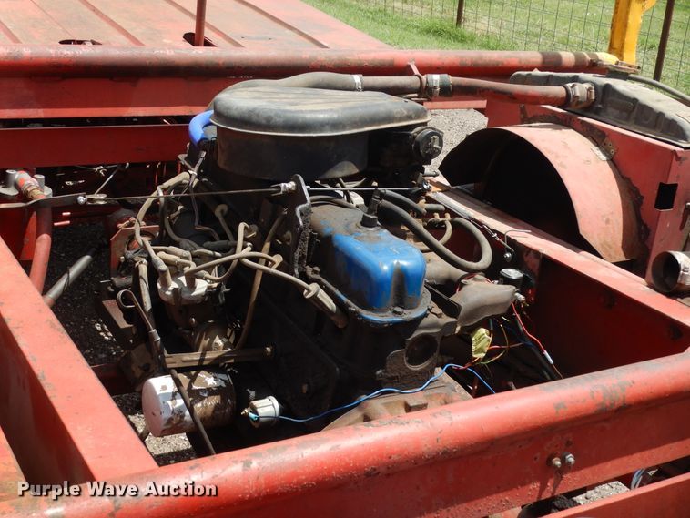 image for item HB9265 1975 New Holland Stack Cruiser 1046 hay bale wagon