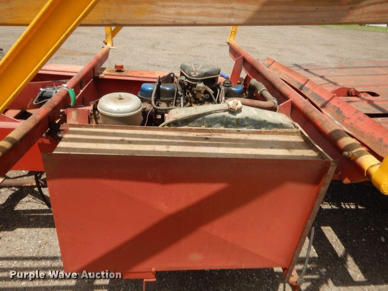 image for item HB9265 1975 New Holland Stack Cruiser 1046 hay bale wagon