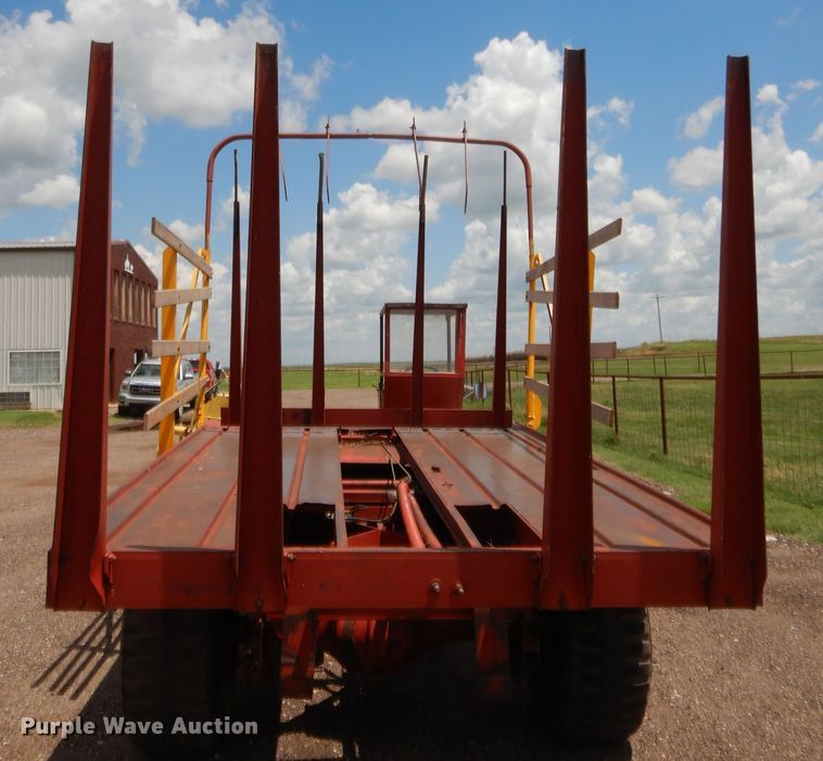 image for item HB9265 1975 New Holland Stack Cruiser 1046 hay bale wagon