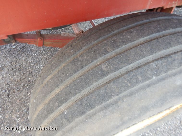 image for item HB9265 1975 New Holland Stack Cruiser 1046 hay bale wagon