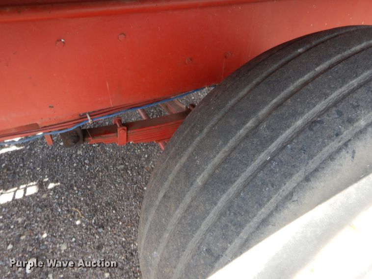 image for item HB9265 1975 New Holland Stack Cruiser 1046 hay bale wagon