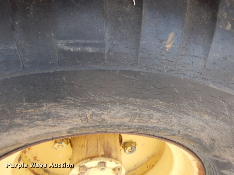 image for item HB9265 1975 New Holland Stack Cruiser 1046 hay bale wagon