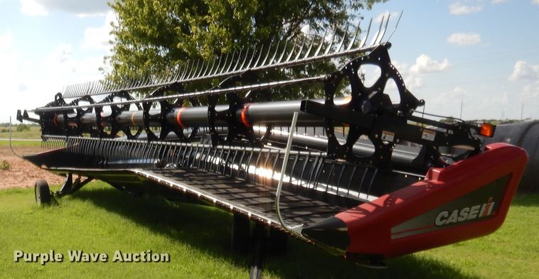 image for item HB9267 2011 Case IH 2142 draper head