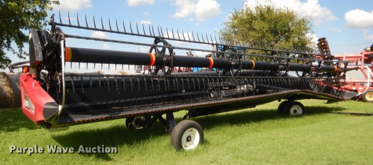 image for item HB9267 2011 Case IH 2142 draper head