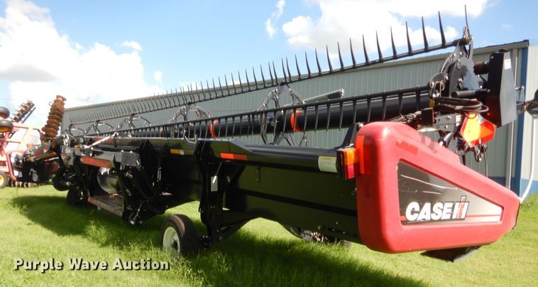 image for item HB9267 2011 Case IH 2142 draper head