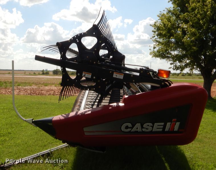 image for item HB9267 2011 Case IH 2142 draper head