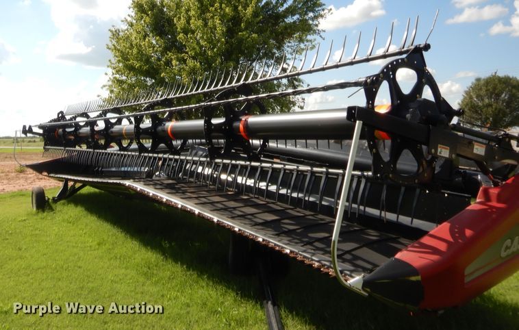 image for item HB9267 2011 Case IH 2142 draper head