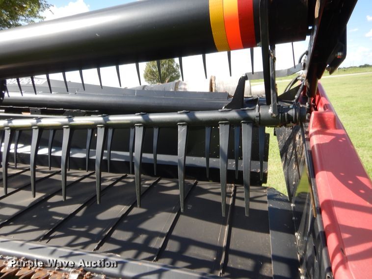 image for item HB9267 2011 Case IH 2142 draper head