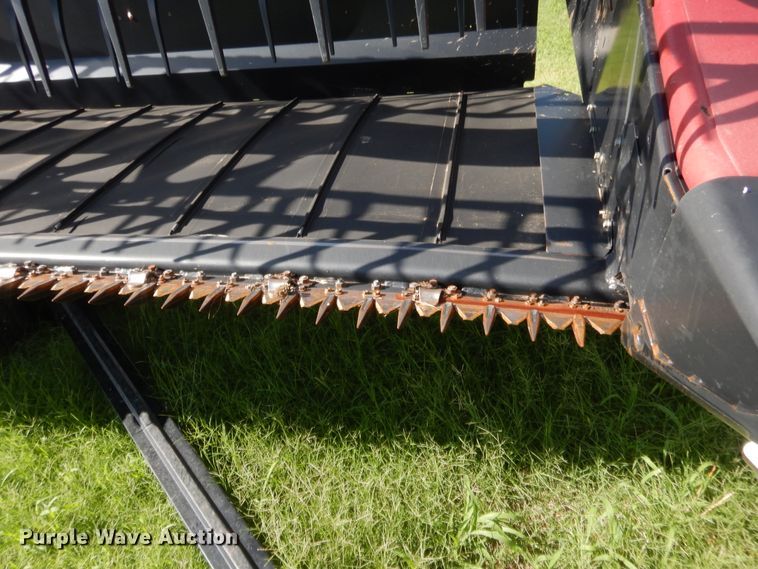 image for item HB9267 2011 Case IH 2142 draper head