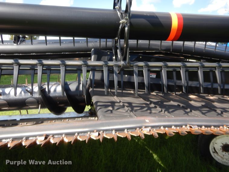 image for item HB9267 2011 Case IH 2142 draper head