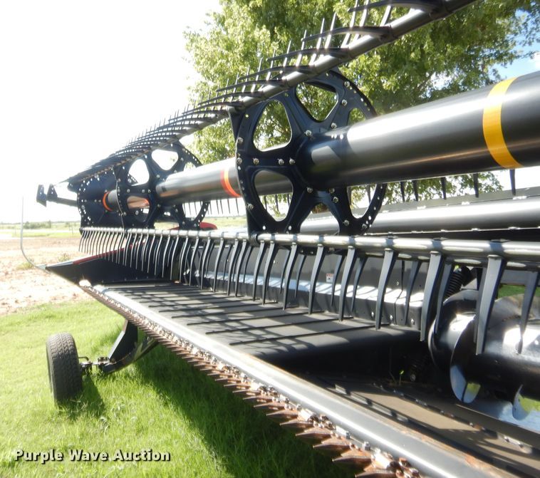 image for item HB9267 2011 Case IH 2142 draper head